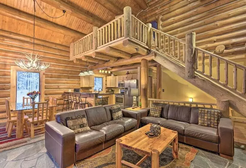 Secluded Traverse City Retreat: 11 Mi To Downtown!