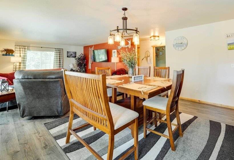 Single Story Soldotna Home Near The Kenai River!