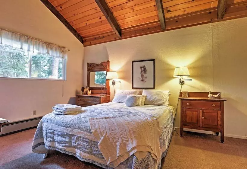 South Lake Tahoe: Spacious House W/ Deck & Grill!