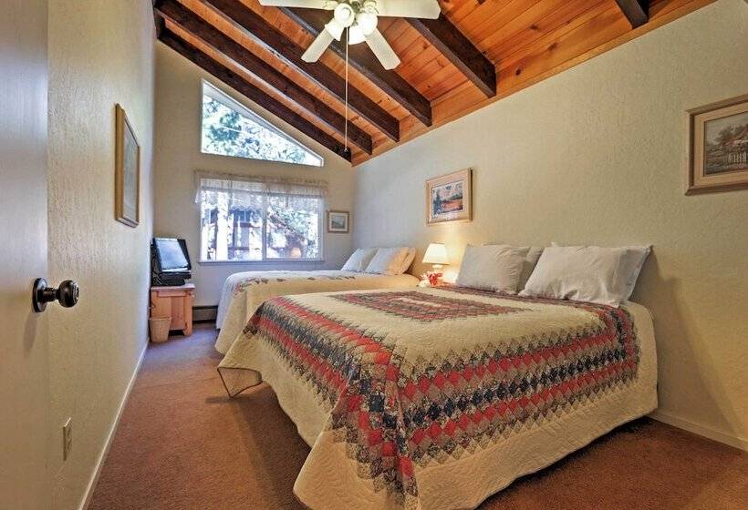 South Lake Tahoe: Spacious House W/ Deck & Grill!