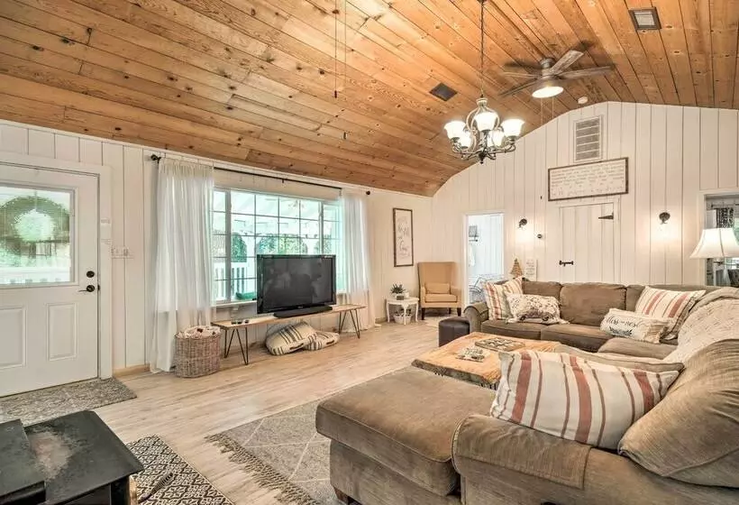 Strawberry Hill Cabin  5 Mi To Skiing And Lake