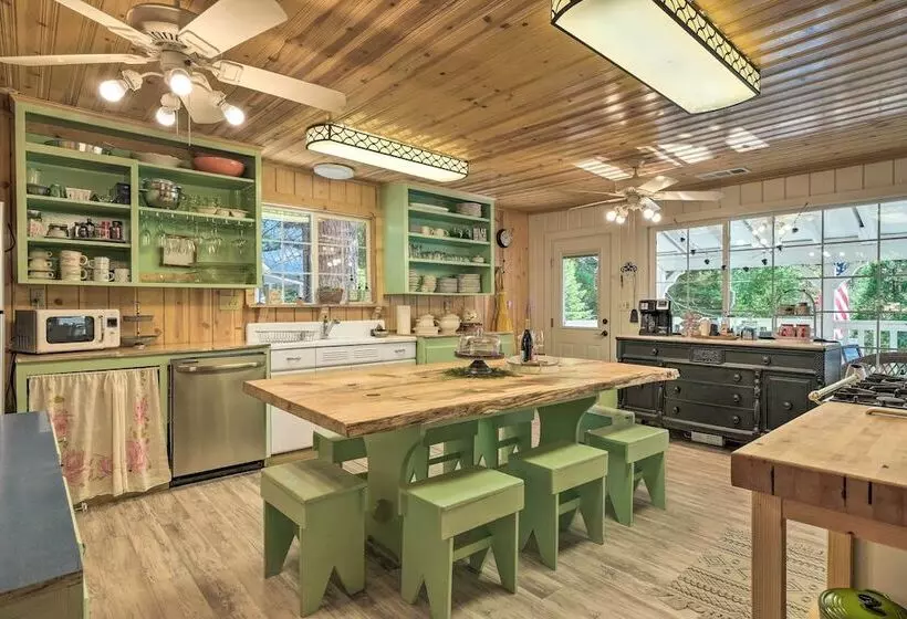 Strawberry Hill Cabin  5 Mi To Skiing And Lake