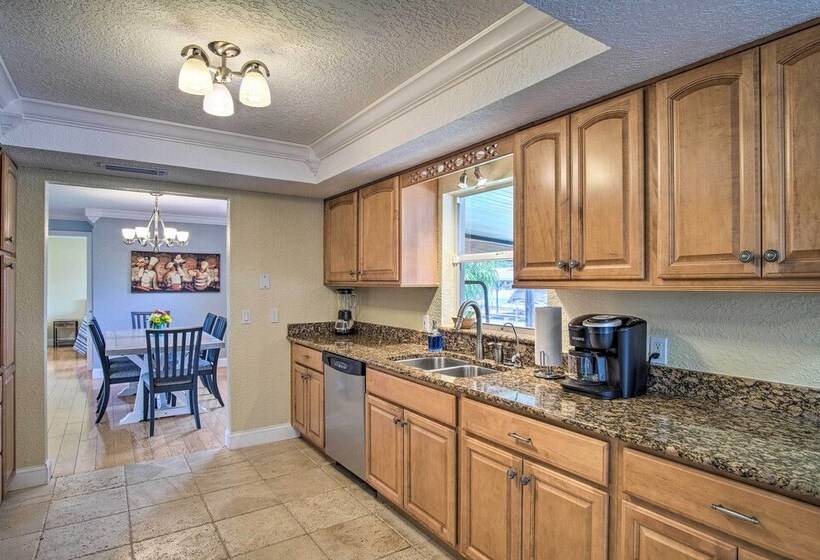 Sunny Canalfront Getaway, 8 Mi To Cocoa Beach