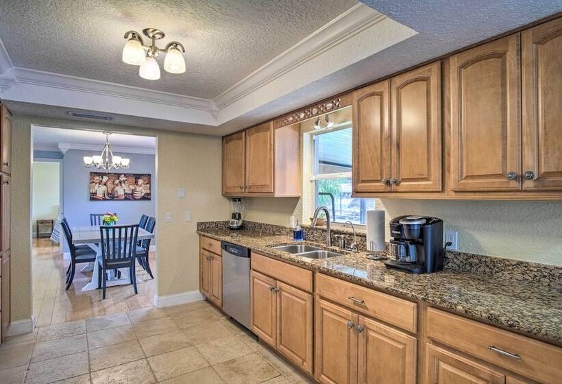 Sunny Canalfront Getaway, 8 Mi To Cocoa Beach