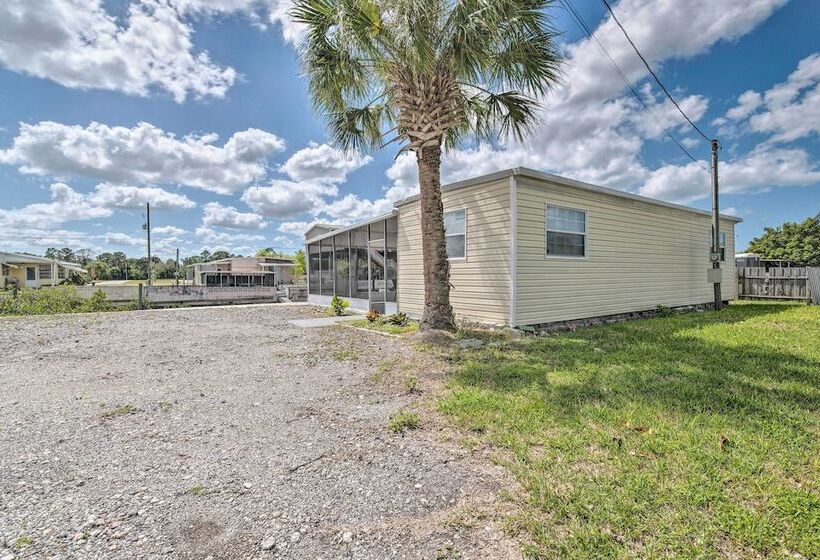 Sunny Hudson Escape W/ Gulf Views & Boat Dock