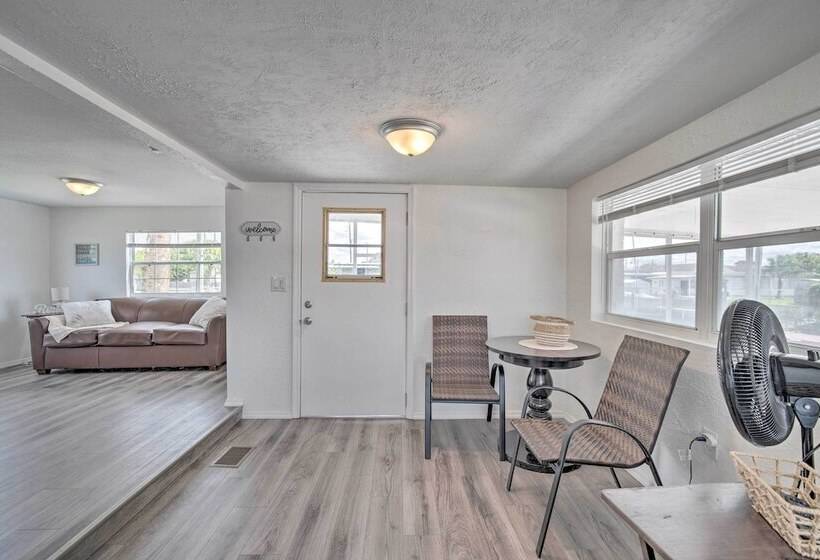 Sunny Hudson Escape W/ Gulf Views & Boat Dock