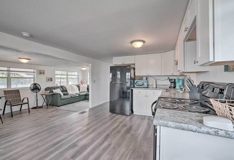 Sunny Hudson Escape W/ Gulf Views & Boat Dock