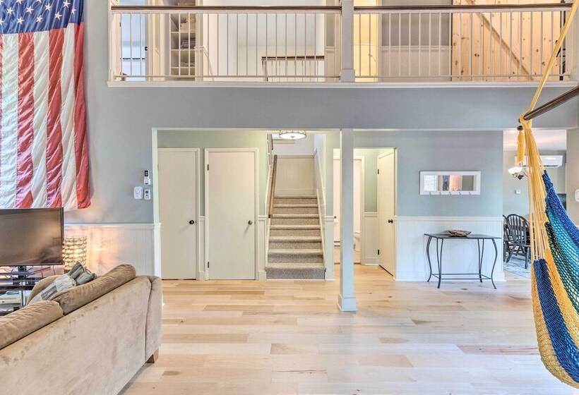 Top Shelf Home W/ Deck: 1 Mi To Ski Slopes!