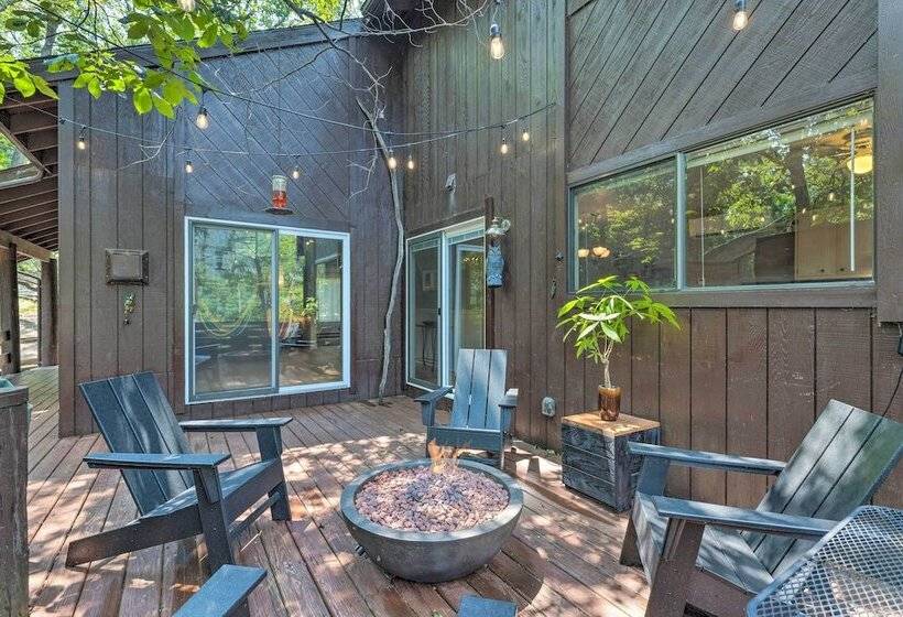 Top Shelf Home W/ Deck: 1 Mi To Ski Slopes!