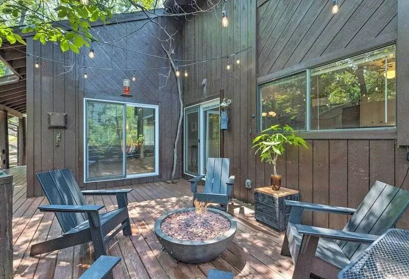 Top Shelf Home W/ Deck: 1 Mi To Ski Slopes!