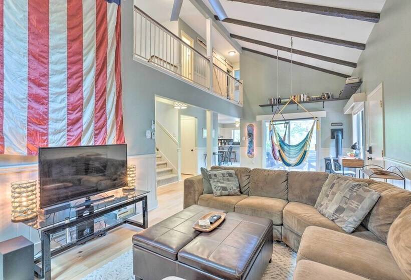 Top Shelf Home W/ Deck: 1 Mi To Ski Slopes!