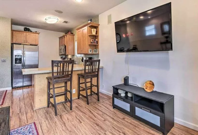 Updated Bay Area Abode Near Beach & Dtwn Sf!