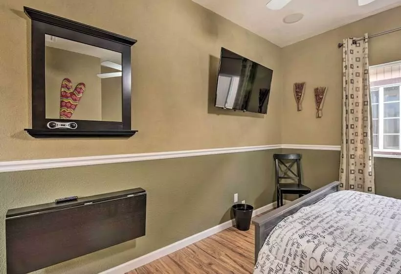 Updated Bay Area Abode Near Beach & Dtwn Sf!