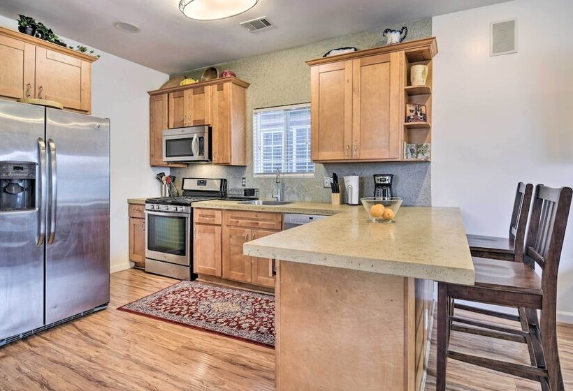 Updated Bay Area Abode Near Beach & Dtwn Sf!