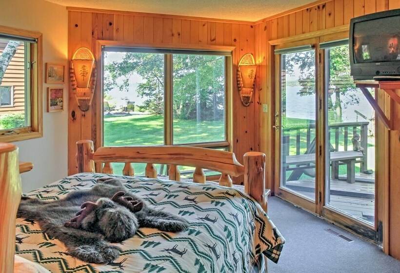 Waterfront Crosslake House: Private Dock & Beach!