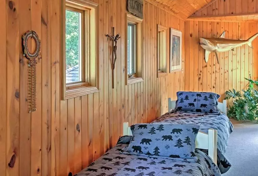 Waterfront Crosslake House: Private Dock & Beach!
