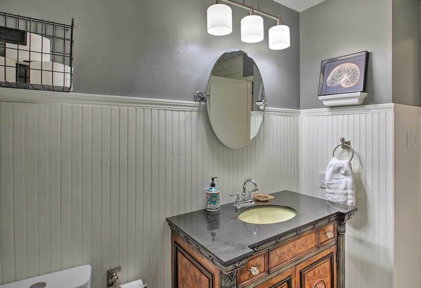 Waterfront Retreat W/ Boat Dock In Hot Springs!