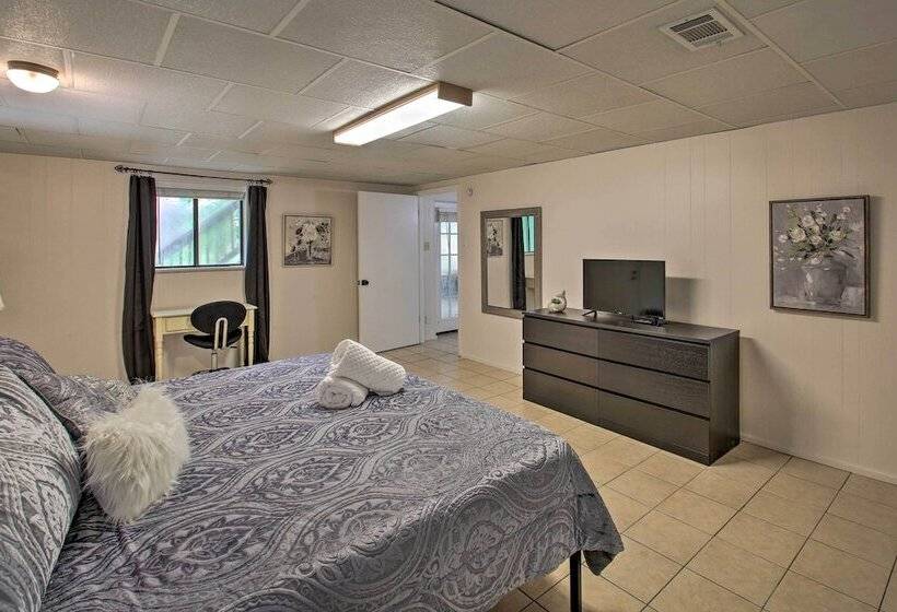 Waterfront Retreat W/ Boat Dock In Hot Springs!