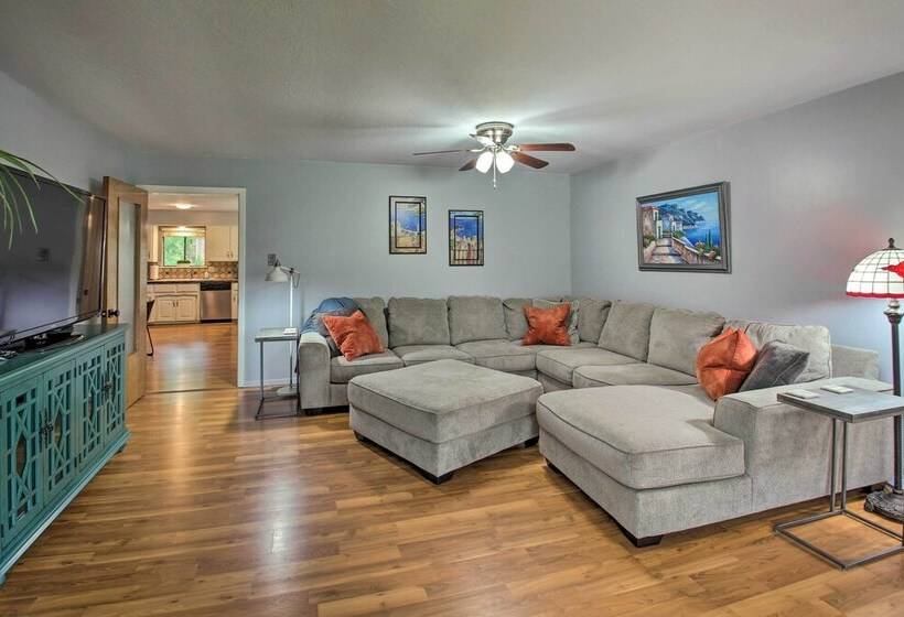 Waterfront Retreat W/ Boat Dock In Hot Springs!