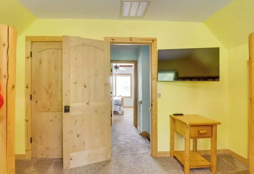 Waterfront, Deck: Peaceful Louisa Cottage Escape