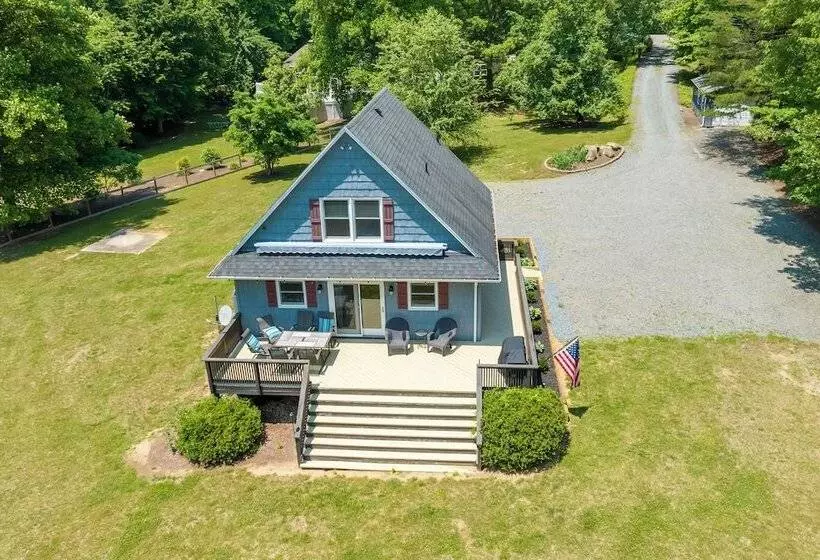 Waterfront, Deck: Peaceful Louisa Cottage Escape
