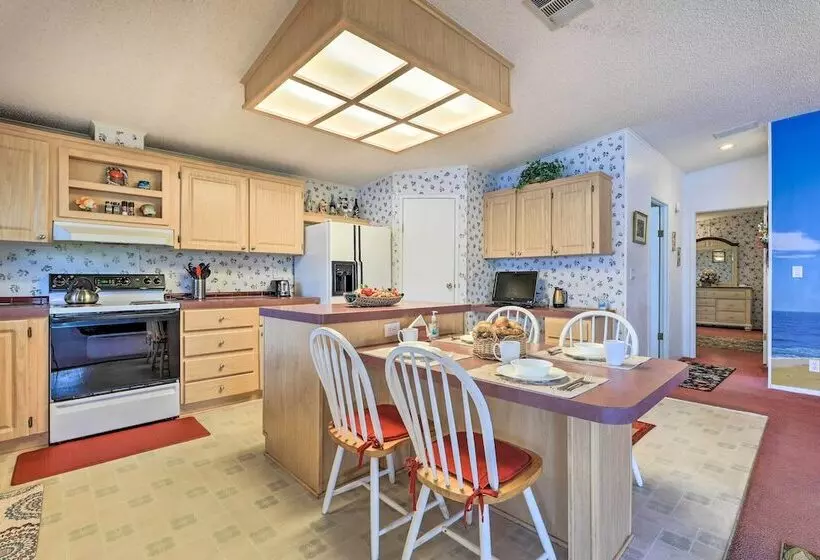 Steps To Pool: Winter Garden House W/ Lanai!