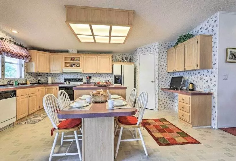 Steps To Pool: Winter Garden House W/ Lanai!