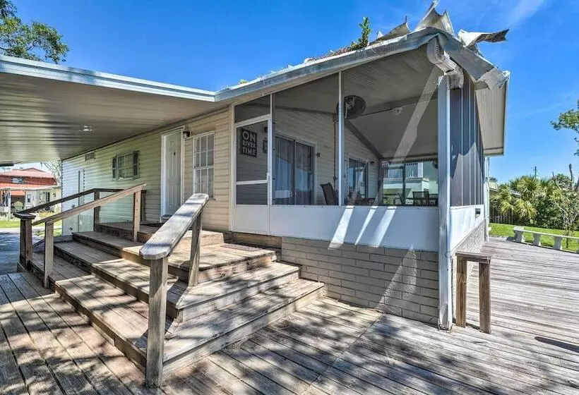 Angler S Getaway: Riverfront Home W/boat Dock