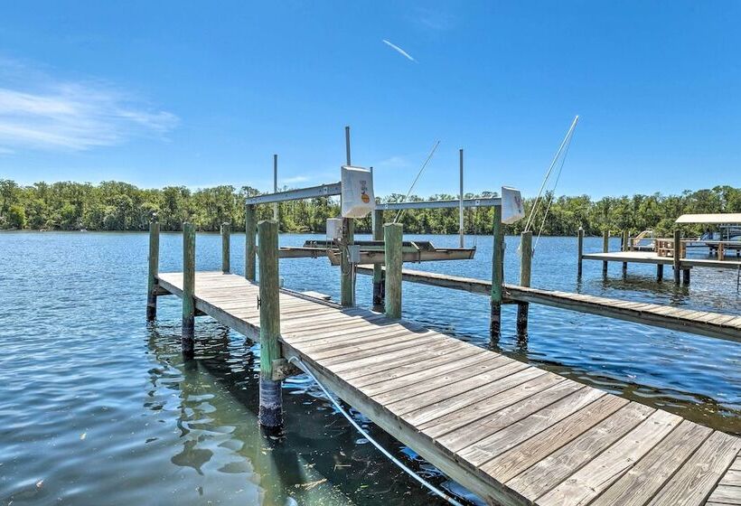 Angler S Getaway: Riverfront Home W/boat Dock