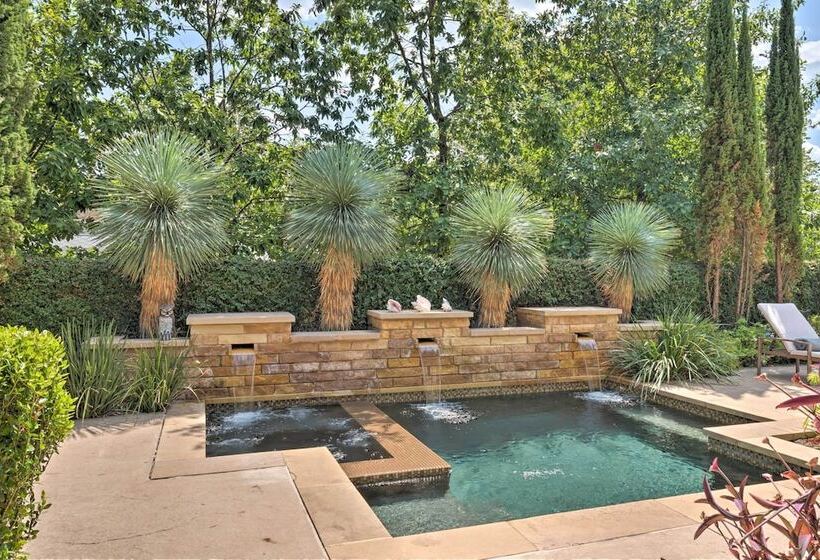 Ideally Located  Austin Oasis  W/ Pool & Hot Tub!