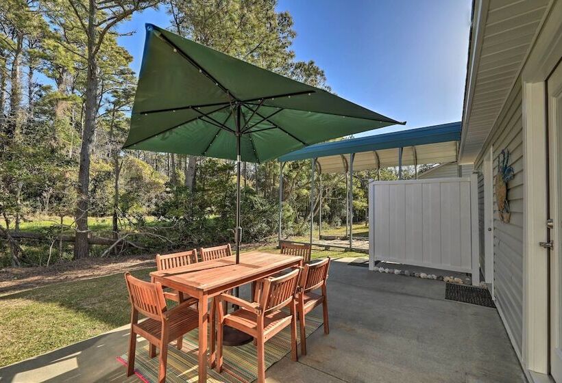 Beaufort Pad W/ Patio: 3 Blocks To Waterfront!