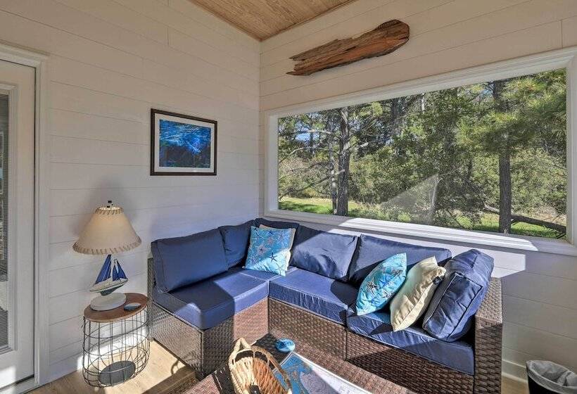 Beaufort Pad W/ Patio: 3 Blocks To Waterfront!