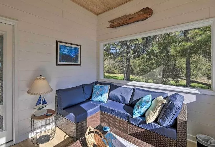 Beaufort Pad W/ Patio: 3 Blocks To Waterfront!