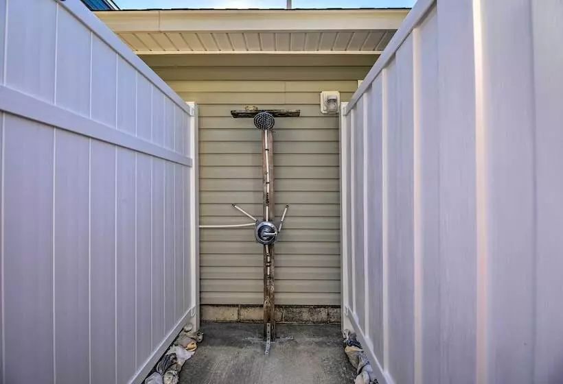 Beaufort Pad W/ Patio: 3 Blocks To Waterfront!