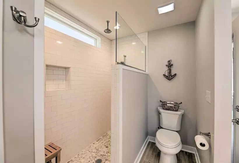 Beaufort Pad W/ Patio: 3 Blocks To Waterfront!