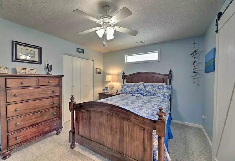 Beaufort Pad W/ Patio: 3 Blocks To Waterfront!