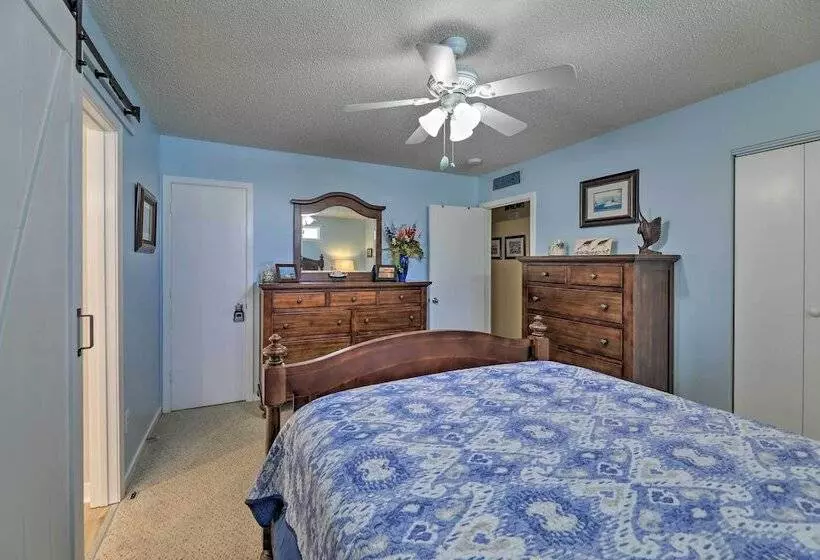 Beaufort Pad W/ Patio: 3 Blocks To Waterfront!