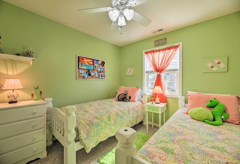 Beaufort Pad W/ Patio: 3 Blocks To Waterfront!