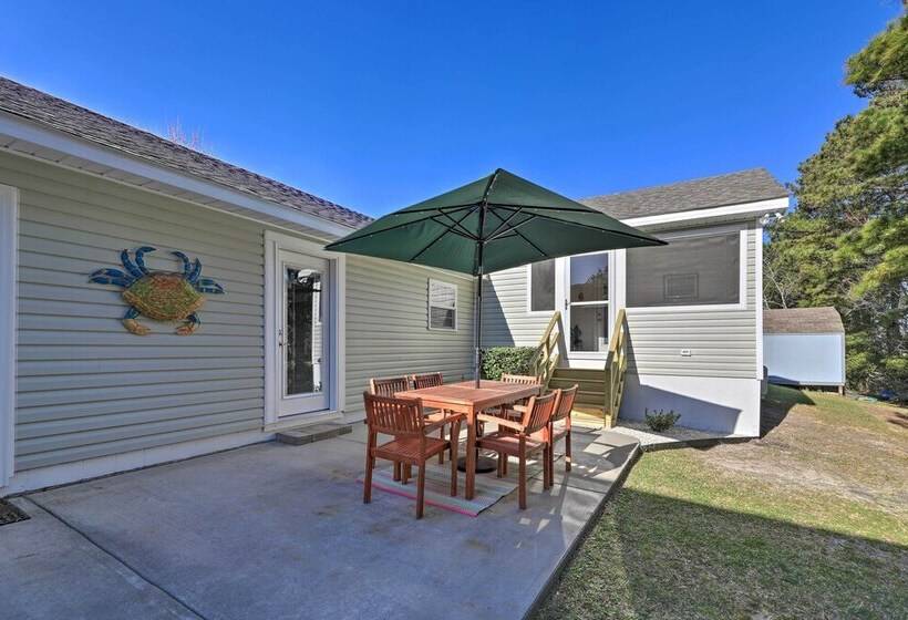 Beaufort Pad W/ Patio: 3 Blocks To Waterfront!