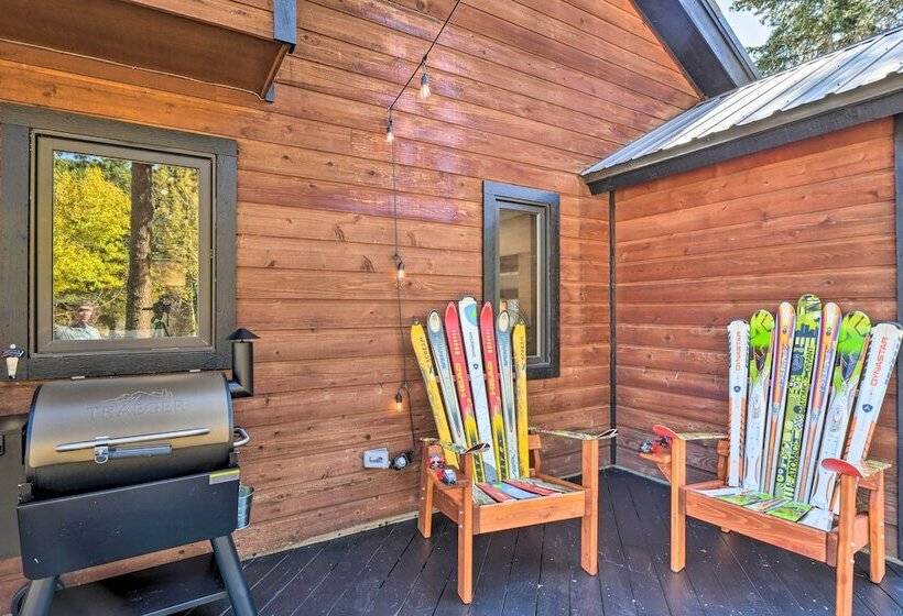 Cozy Blue River Cabin W/ Treehouse: 6 Mi To Skiing