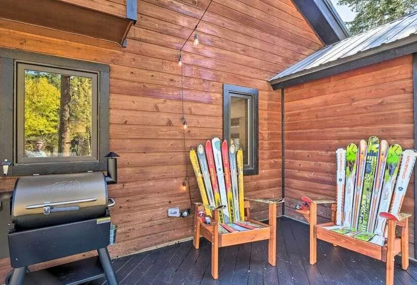 Cozy Blue River Cabin W/ Treehouse: 6 Mi To Skiing