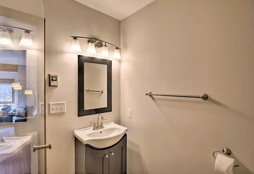 Cozy Blue River Cabin W/ Treehouse: 6 Mi To Skiing