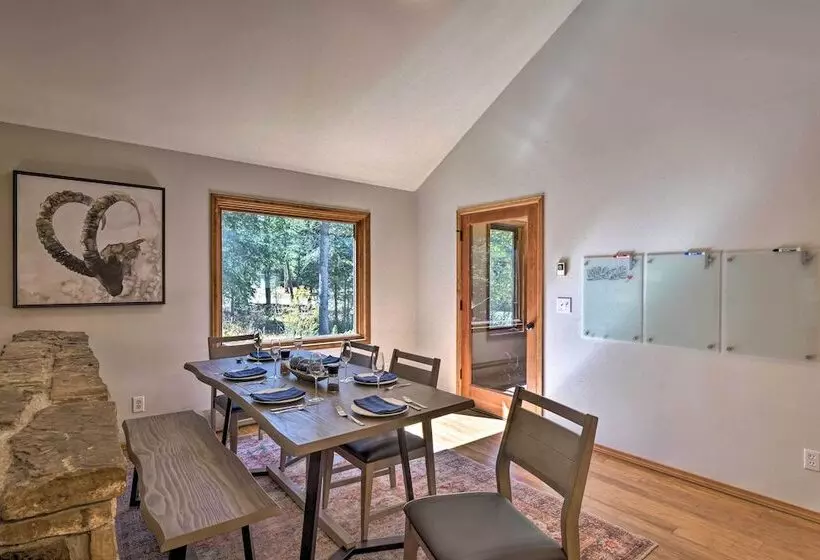 Cozy Blue River Cabin W/ Treehouse: 6 Mi To Skiing