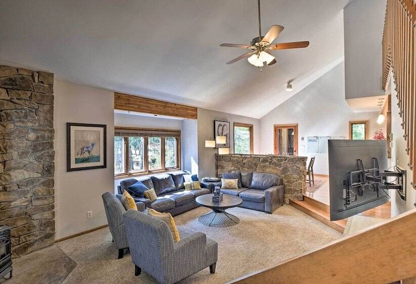 Cozy Blue River Cabin W/ Treehouse: 6 Mi To Skiing