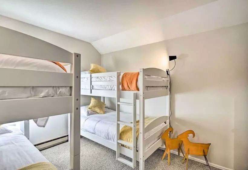 Cozy Blue River Cabin W/ Treehouse: 6 Mi To Skiing