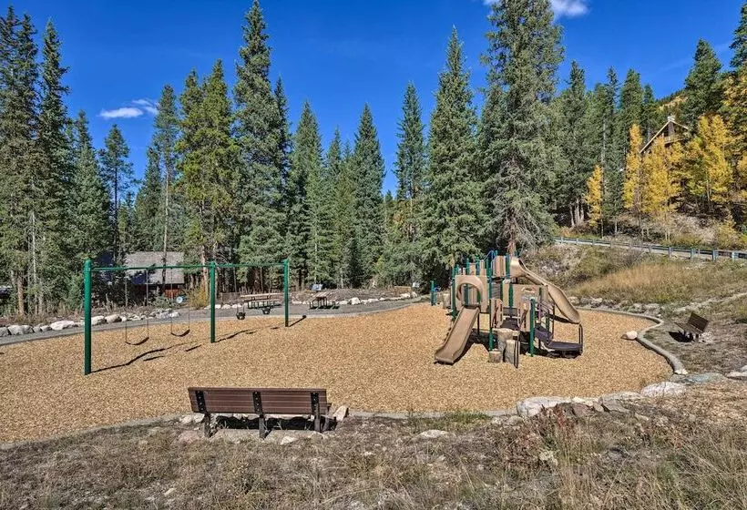 Cozy Blue River Cabin W/ Treehouse: 6 Mi To Skiing