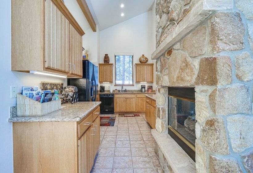 Near Ski Access: Home W/ Hot Tub In Breck!
