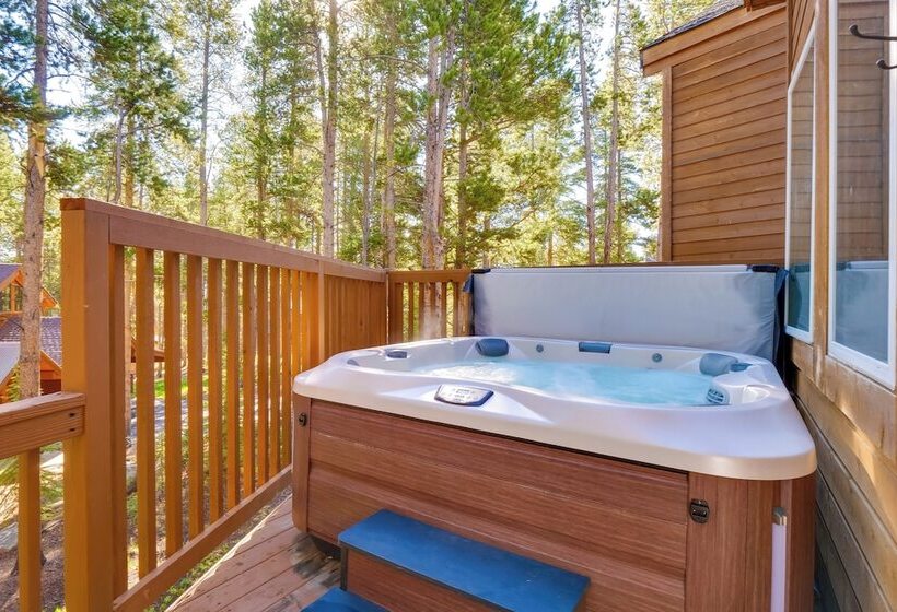 Near Ski Access: Home W/ Hot Tub In Breck!