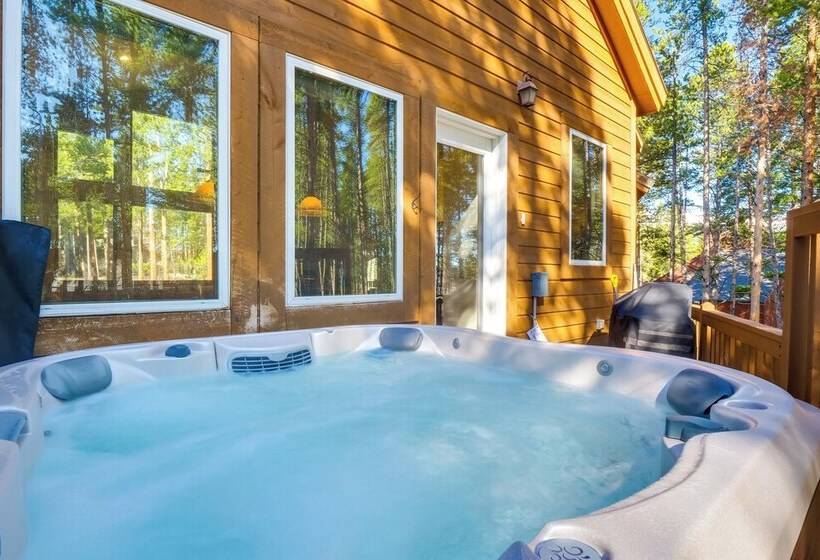 Near Ski Access: Home W/ Hot Tub In Breck!