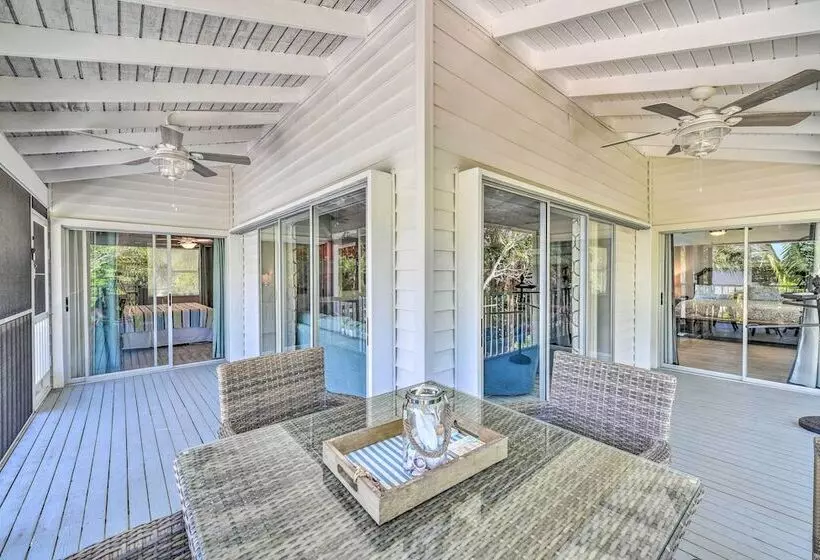 Canalfront Anna Maria Cottage W/ Pool & Hot Tub!
